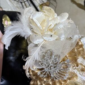 BIRDCAGE/FASCINATOR- WEDDING VEIL w/RHINESTONES & a comb